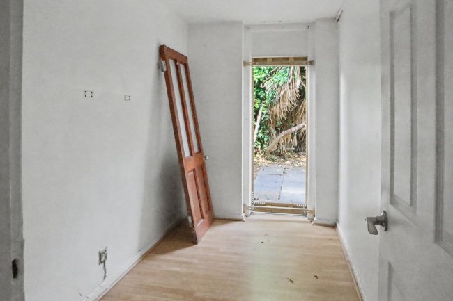 17 Ebbisham Drive, Vauxhall, London, SW8 1UB 1