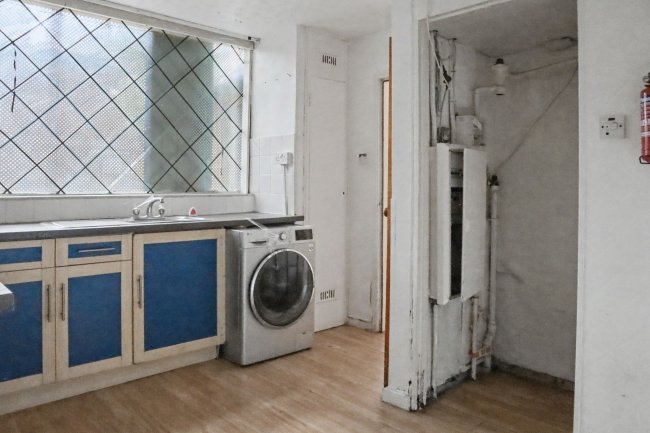 17 Ebbisham Drive, Vauxhall, London, SW8 1UB 1