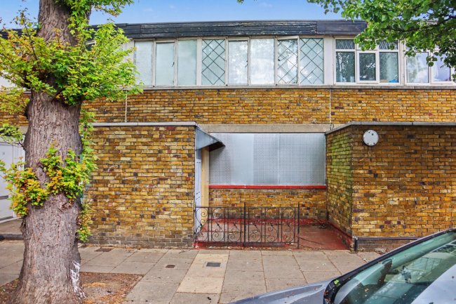 17 Ebbisham Drive, Vauxhall, London, SW8 1UB 1