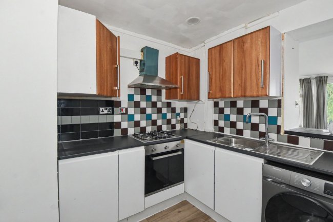 398 Hedgemans Road, Dagenham, Essex, RM9 6BU 3