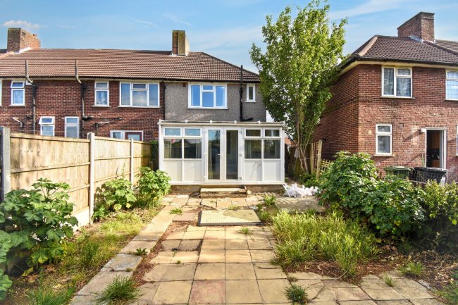 398 Hedgemans Road, Dagenham, Essex, RM9 6BU 3