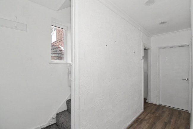 398 Hedgemans Road, Dagenham, Essex, RM9 6BU 3