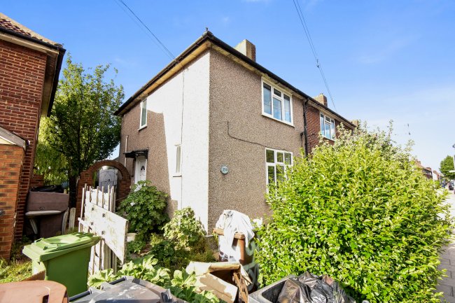 398 Hedgemans Road, Dagenham, Essex, RM9 6BU 3