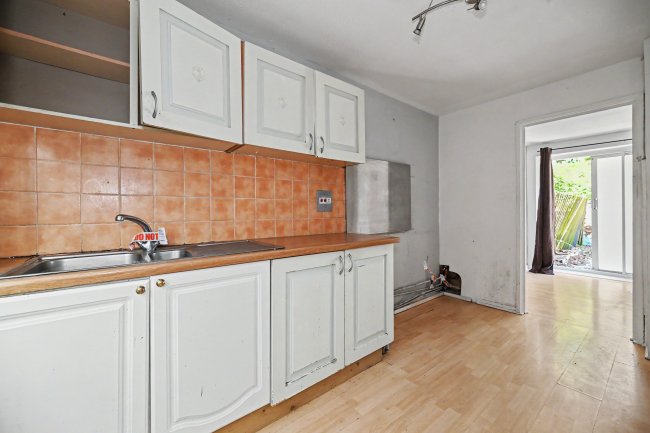 96 Holbeck, Bracknell, Berkshire, RG12 8XF 5