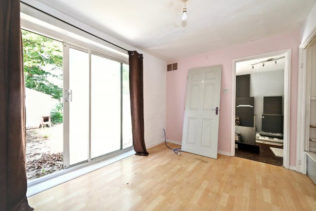 96 Holbeck, Bracknell, Berkshire, RG12 8XF 5