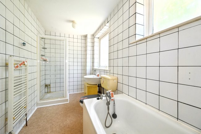 96 Holbeck, Bracknell, Berkshire, RG12 8XF 5