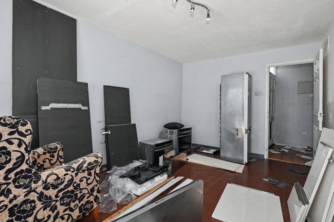 96 Holbeck, Bracknell, Berkshire, RG12 8XF 5