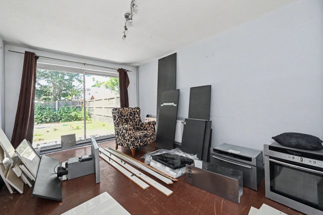 96 Holbeck, Bracknell, Berkshire, RG12 8XF 5