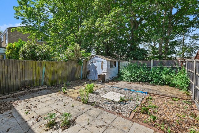 96 Holbeck, Bracknell, Berkshire, RG12 8XF 5