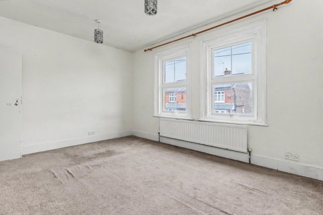 6A Endsleigh Road, Merstham, Redhill, RH1 3LX 7