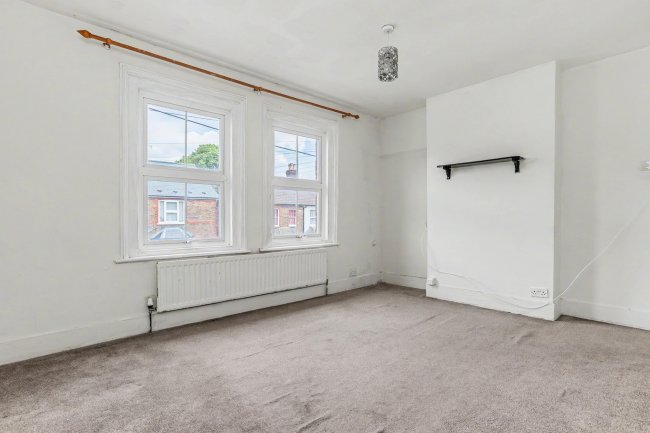 6A Endsleigh Road, Merstham, Redhill, RH1 3LX 7