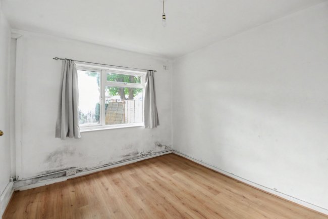 89 Beechwood Gardens, Slough, SL1 2HP 2