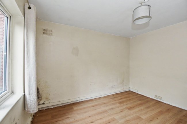 89 Beechwood Gardens, Slough, SL1 2HP 2