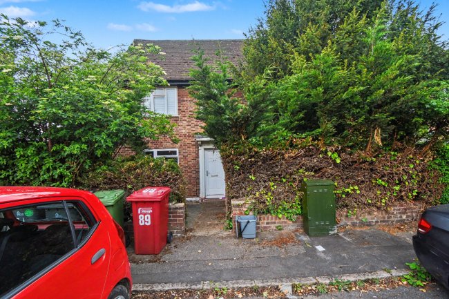89 Beechwood Gardens, Slough, SL1 2HP 2