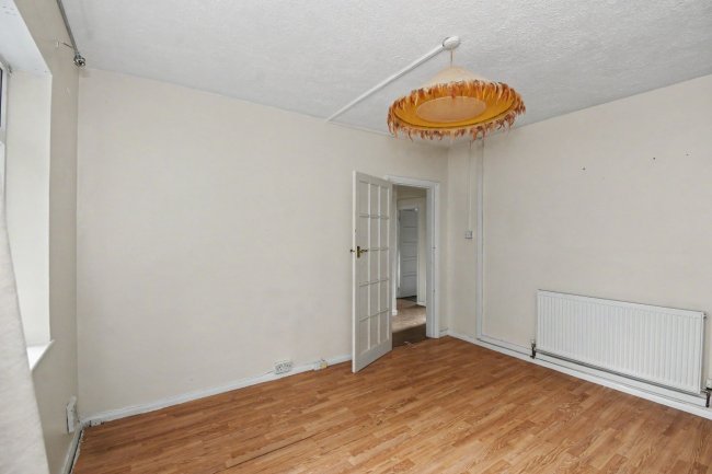 89 Beechwood Gardens, Slough, SL1 2HP 2