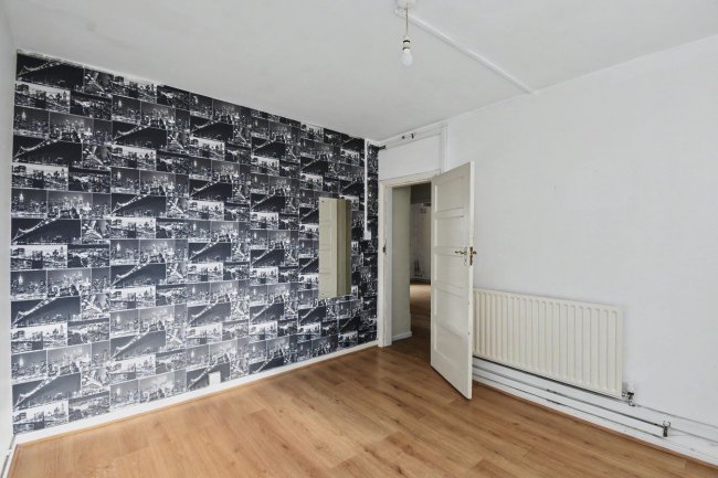 89 Beechwood Gardens, Slough, SL1 2HP 2