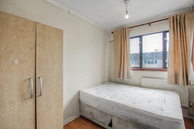 31 Bell Farm Avenue, Dagenham, Essex, RM10 7AT 2