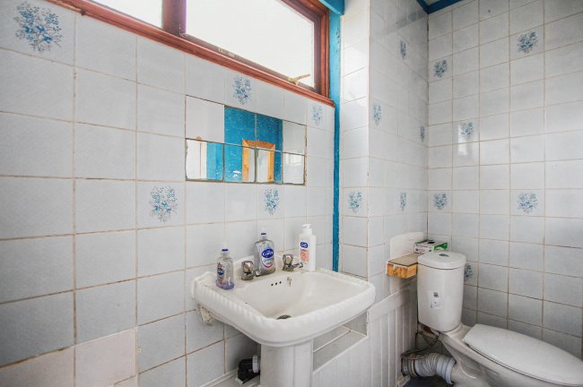 31 Bell Farm Avenue, Dagenham, Essex, RM10 7AT 2