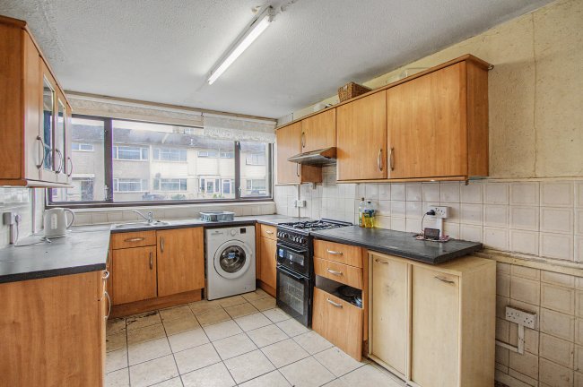 31 Bell Farm Avenue, Dagenham, Essex, RM10 7AT 2
