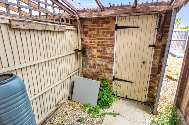14 Nursteed Close, Devizes, SN10 3EU 1