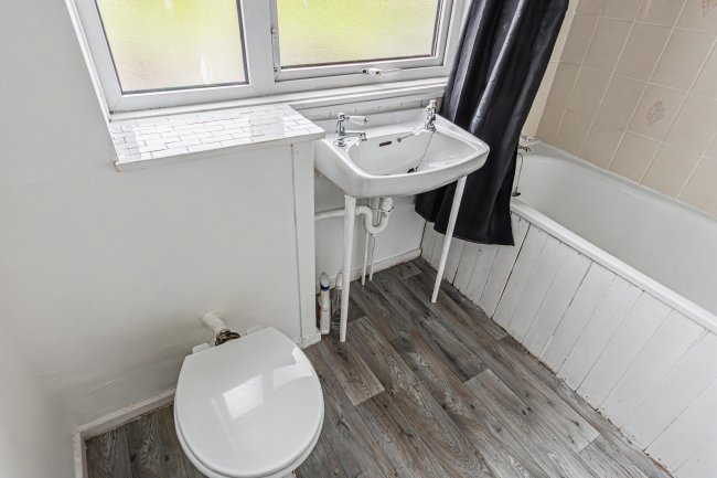 14 Nursteed Close, Devizes, SN10 3EU 1