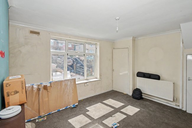 57 Holden Crescent, Walsall, Staffordshire, WS3 1QQ 7
