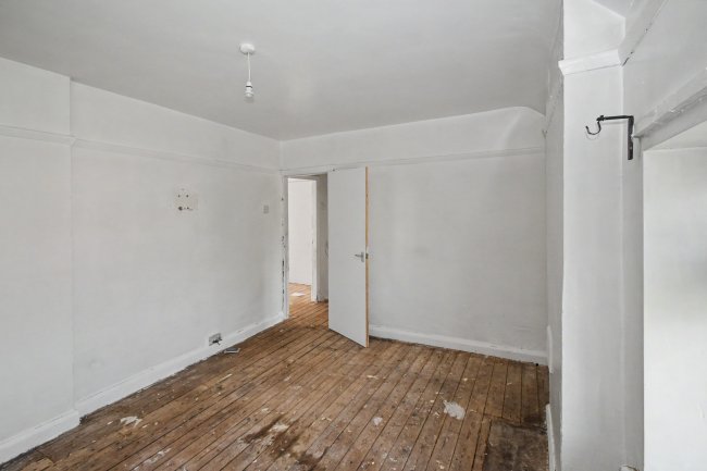 57 Holden Crescent, Walsall, Staffordshire, WS3 1QQ 7