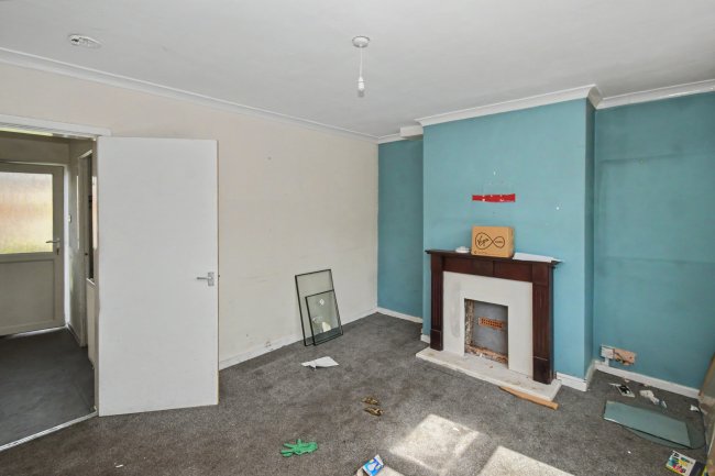 57 Holden Crescent, Walsall, Staffordshire, WS3 1QQ 7