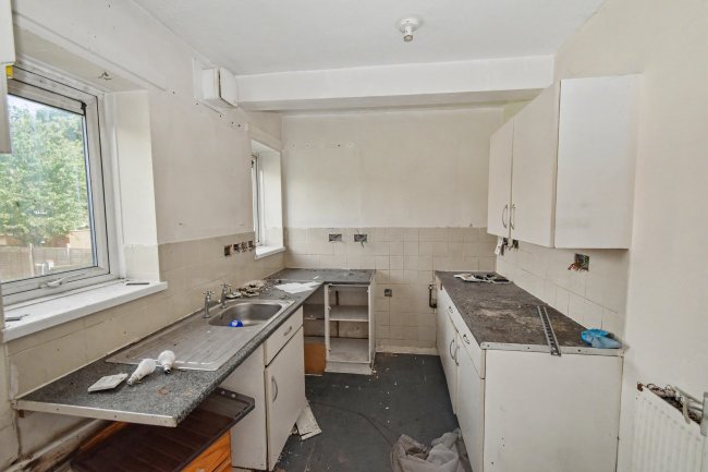 57 Holden Crescent, Walsall, Staffordshire, WS3 1QQ 7