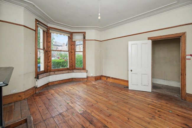 200 Woodside Green, South Norwood, London, SE25 5EW 6