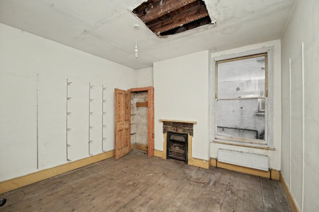 200 Woodside Green, South Norwood, London, SE25 5EW 6
