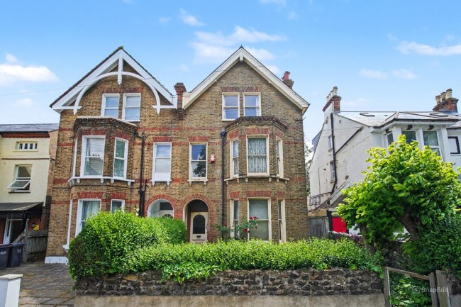 200 Woodside Green, South Norwood, London, SE25 5EW 6