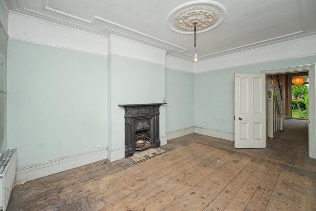 200 Woodside Green, South Norwood, London, SE25 5EW 6