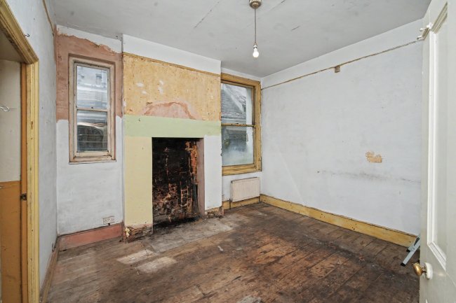 200 Woodside Green, South Norwood, London, SE25 5EW 6