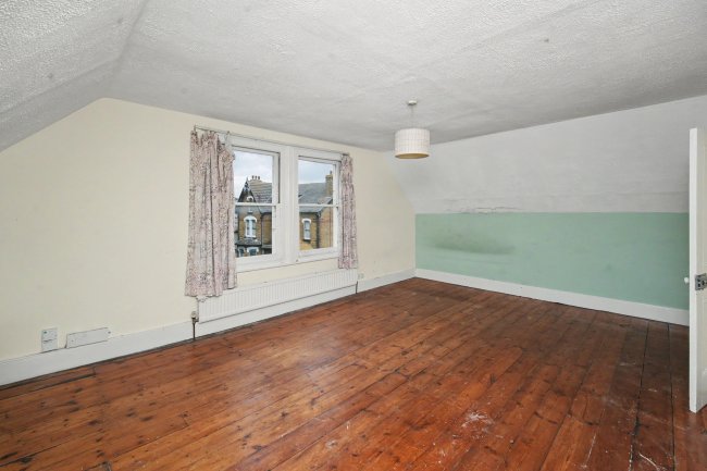 200 Woodside Green, South Norwood, London, SE25 5EW 6