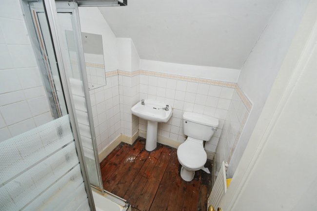 200 Woodside Green, South Norwood, London, SE25 5EW 6