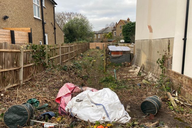 Land Between 18-20 Vicarage Road, Hampton Wick, London KT1 4ED 4