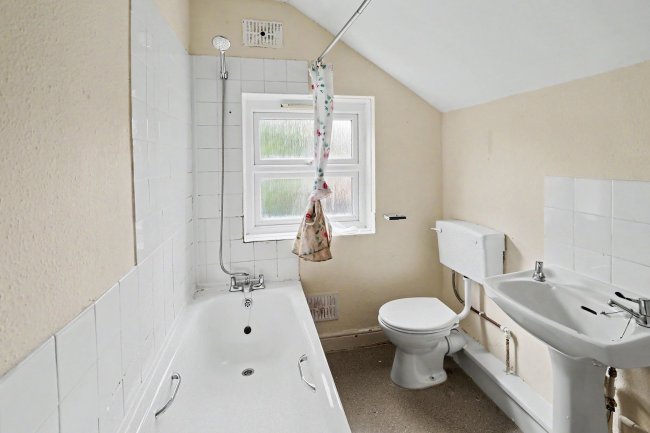 65 Reeves Road, Derby, DE23 8JF 9