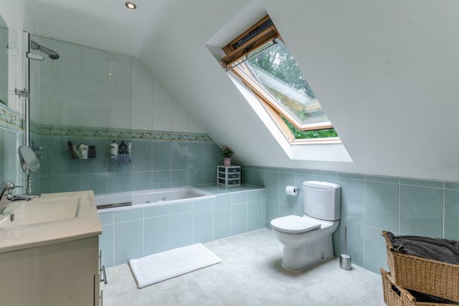 The Canon Vale, Stoke Common Road, Fulmer, Buckinghamshire, SL3 6HA 10