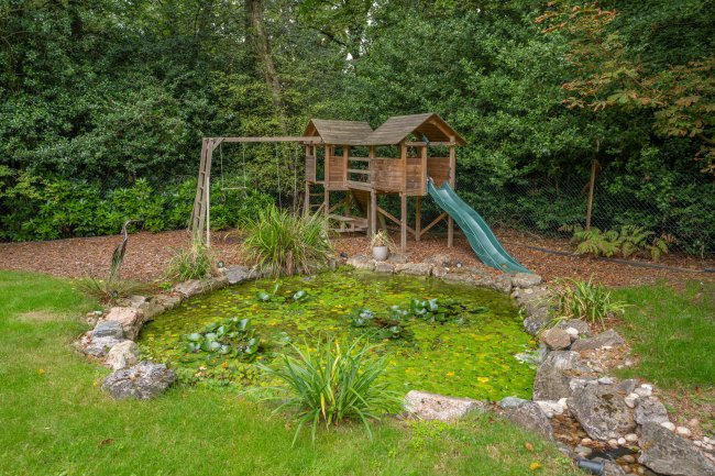 The Canon Vale, Stoke Common Road, Fulmer, Buckinghamshire, SL3 6HA 10