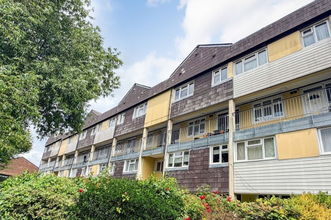 20 Bellamy Road, Chingford, London, E4 9NB 2