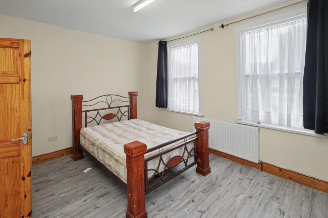 37 Woodhouse Road, Leytonstone, London E11 3NU 5