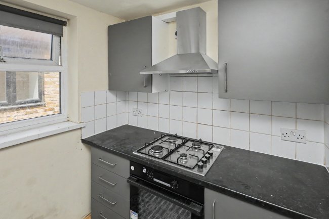 37 Woodhouse Road, Leytonstone, London E11 3NU 5