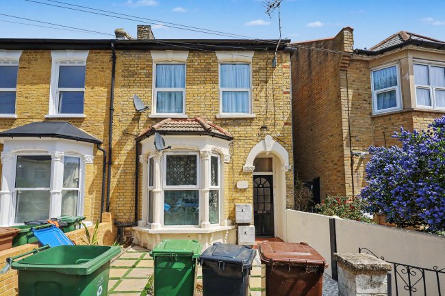 37 Woodhouse Road, Leytonstone, London E11 3NU 5