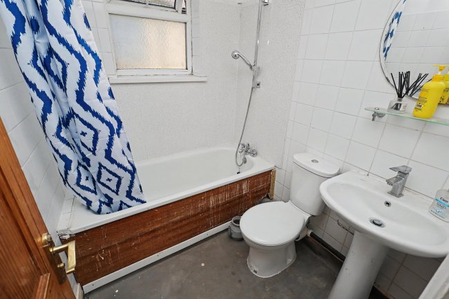37 Woodhouse Road, Leytonstone, London E11 3NU 5