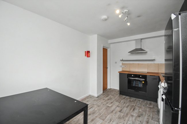 82 Albert Road, Yiewsley, West Drayton, UB7 8ES 2