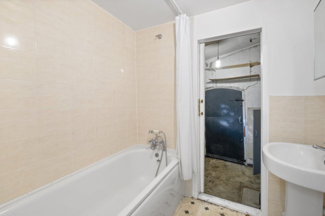 71 Beulah Hill, Upper Norwood, London, SE19 3EB 5