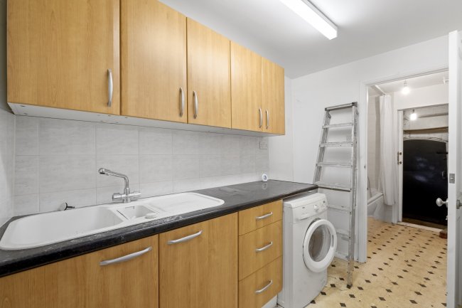 71 Beulah Hill, Upper Norwood, London, SE19 3EB 5