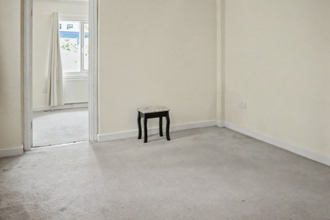Flat 2, 77 Babington Road, Streatham, London, SW16 6AN 4