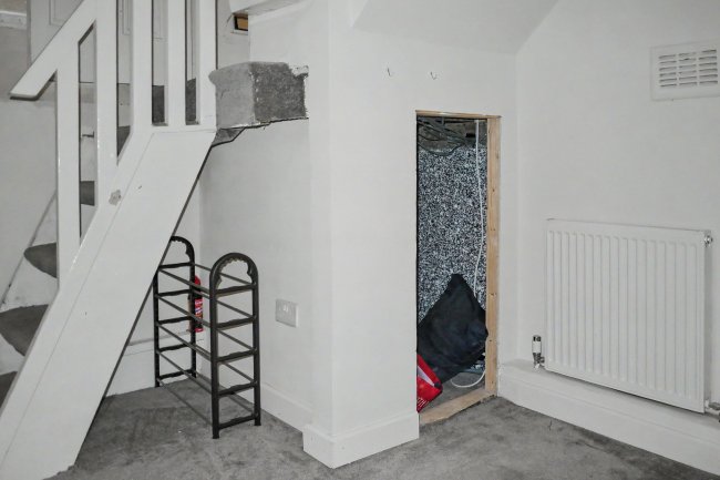 Flat 2, 77 Babington Road, Streatham, London, SW16 6AN 4